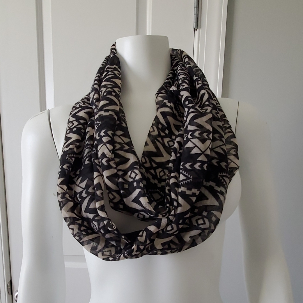 NWOT SCARF